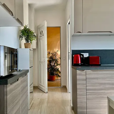 Vakantiehuis One Bedroom View Near Monaco *